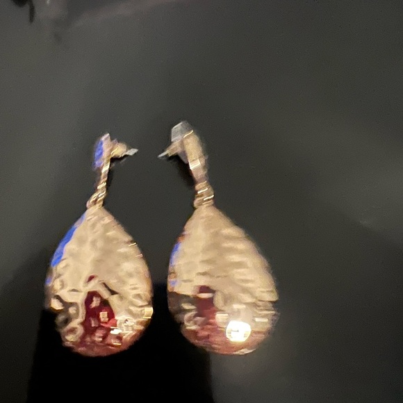 Beautiful earrings - Picture 2 of 3